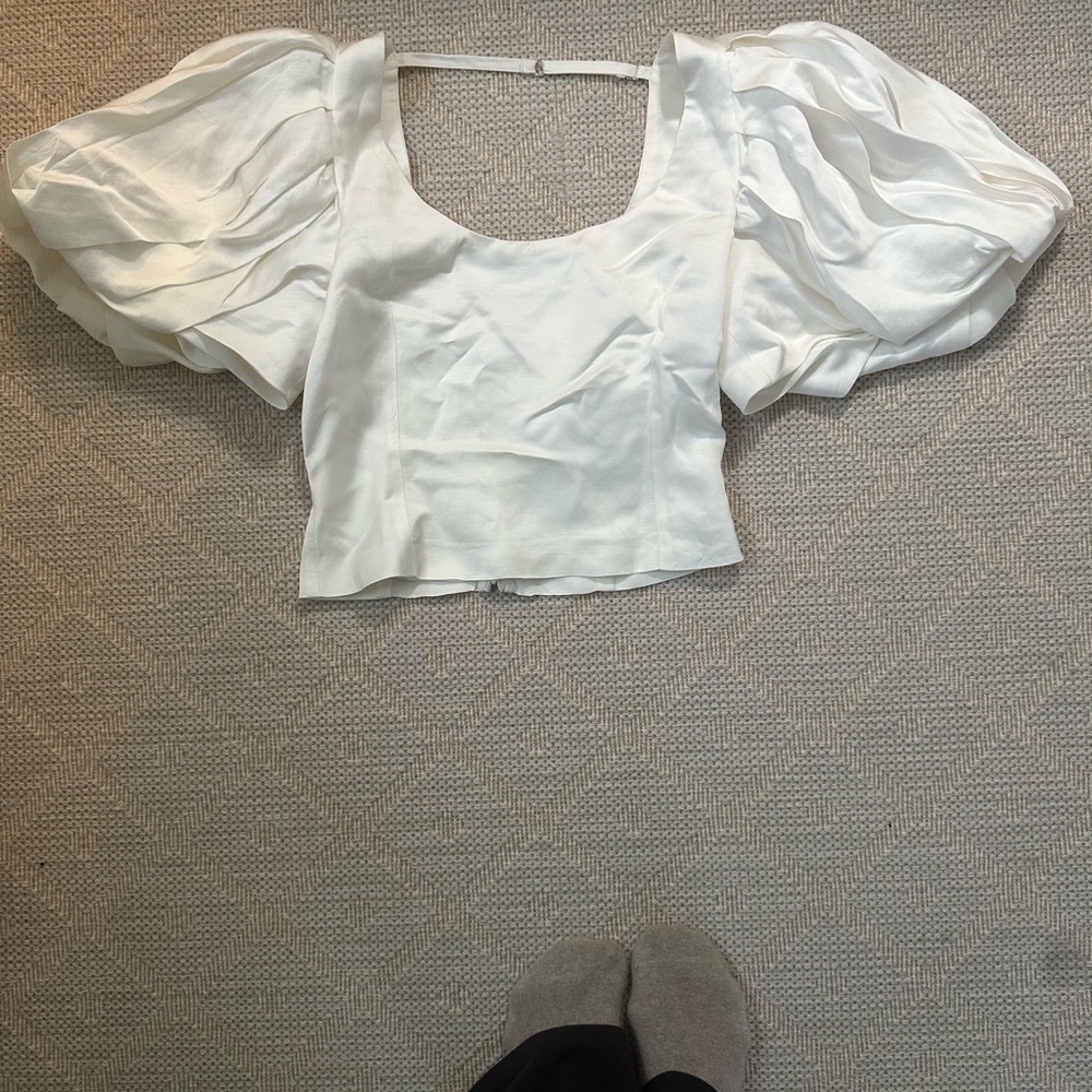 Elegant White Bubble Sleeve Top